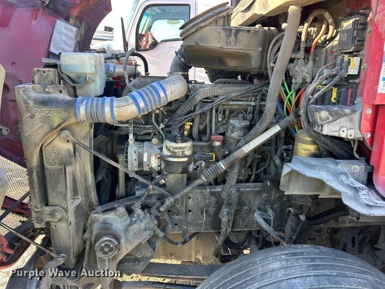 image for item YA1019 2017 Kenworth T680 semi truck