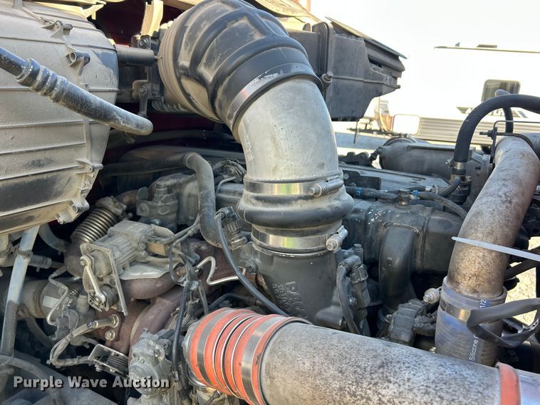 image for item YA1019 2017 Kenworth T680 semi truck