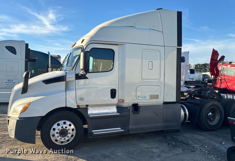 image for item YA1259 2019 Freightliner Cascadia semi truck