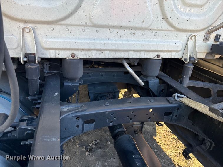 image for item YA1259 2019 Freightliner Cascadia semi truck