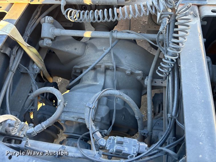 image for item YA1259 2019 Freightliner Cascadia semi truck