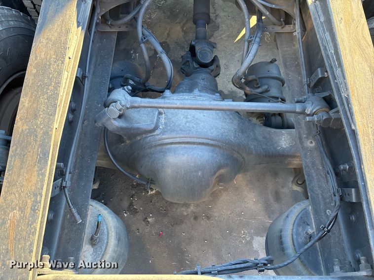 image for item YA1259 2019 Freightliner Cascadia semi truck