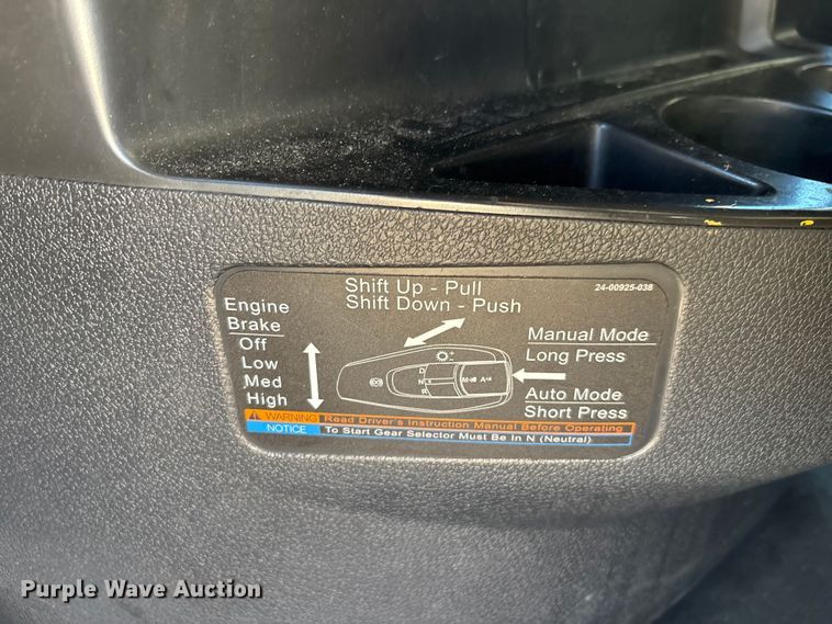 image for item YA1259 2019 Freightliner Cascadia semi truck