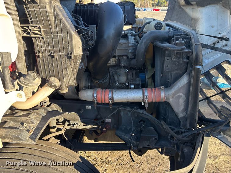 image for item YA1259 2019 Freightliner Cascadia semi truck