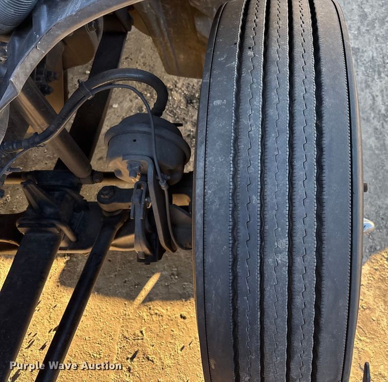 image for item YA1259 2019 Freightliner Cascadia semi truck