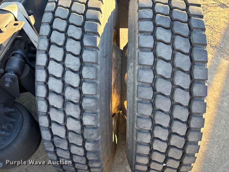 image for item YA1259 2019 Freightliner Cascadia semi truck