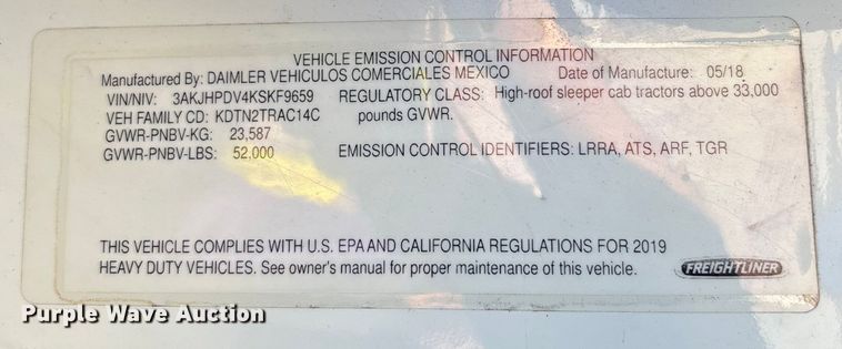 image for item YA1259 2019 Freightliner Cascadia semi truck