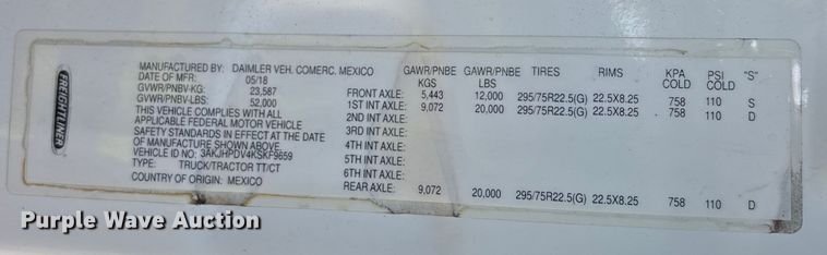 image for item YA1259 2019 Freightliner Cascadia semi truck