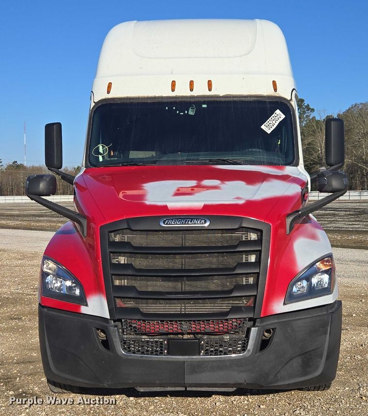 image for item YA1298 2019 Freightliner Cascadia  semi truck