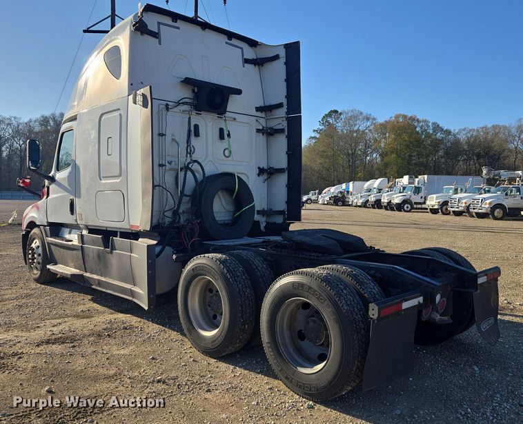 image for item YA1298 2019 Freightliner Cascadia  semi truck
