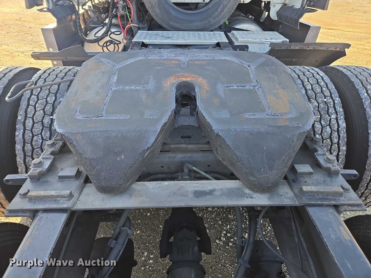 image for item YA1298 2019 Freightliner Cascadia  semi truck