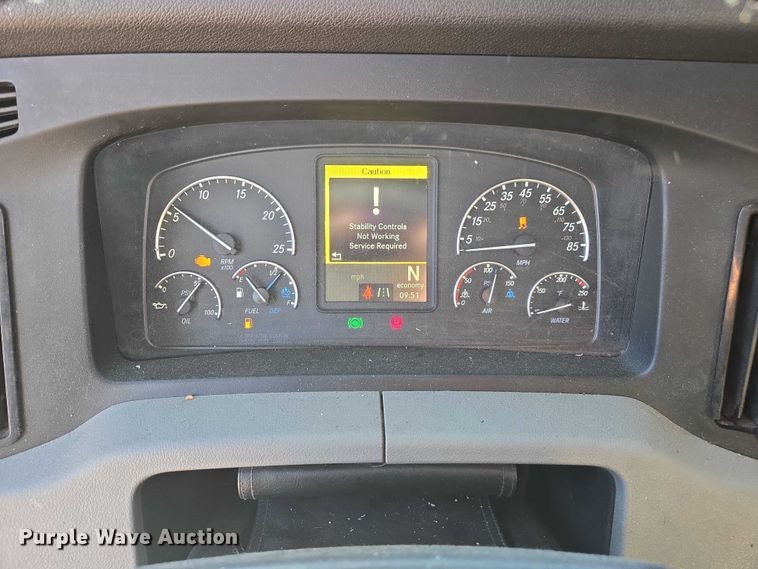 image for item YA1298 2019 Freightliner Cascadia  semi truck