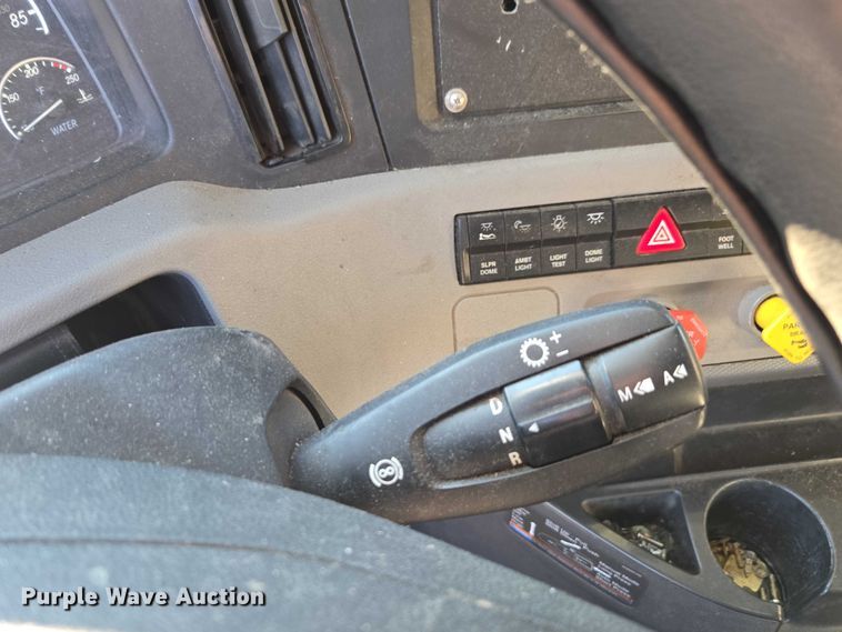 image for item YA1298 2019 Freightliner Cascadia  semi truck