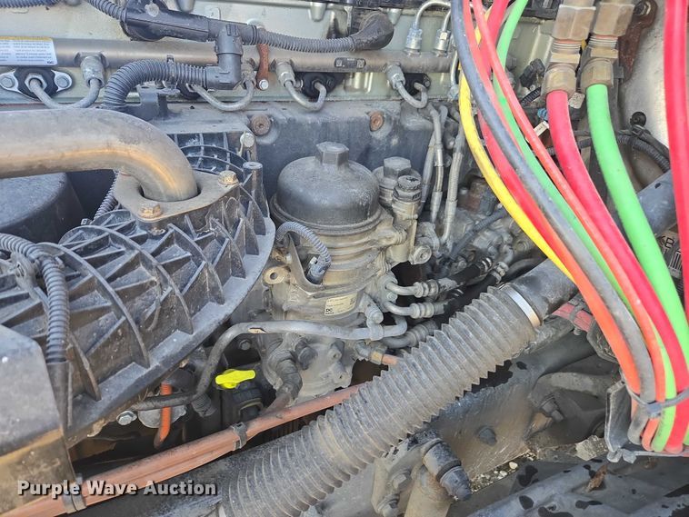 image for item YA1298 2019 Freightliner Cascadia  semi truck