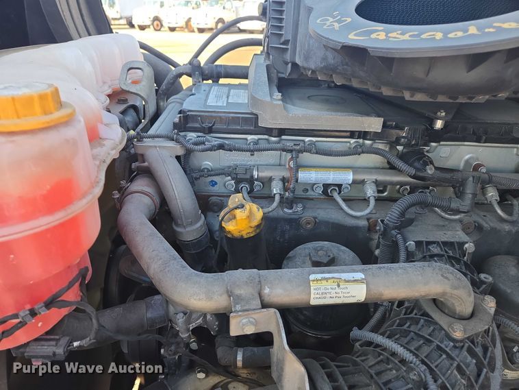 image for item YA1298 2019 Freightliner Cascadia  semi truck