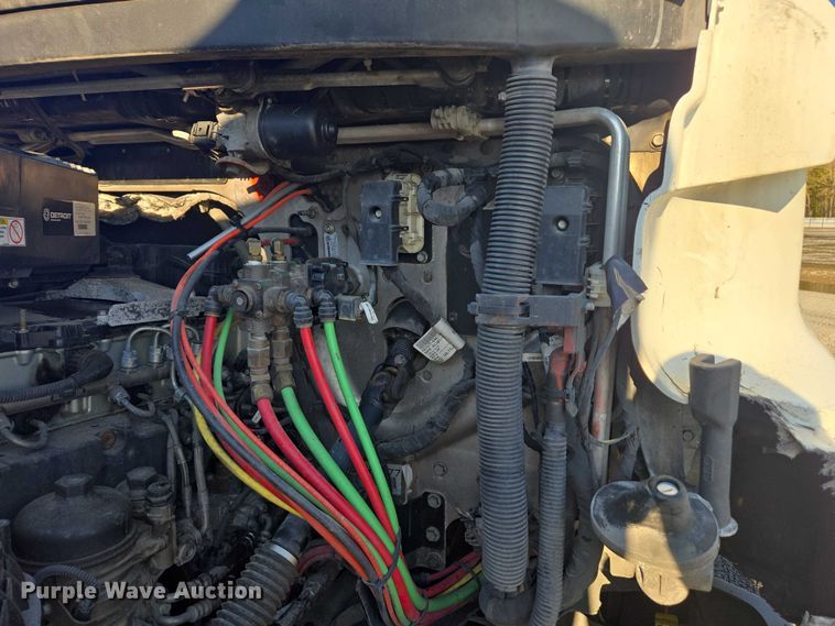 image for item YA1298 2019 Freightliner Cascadia  semi truck