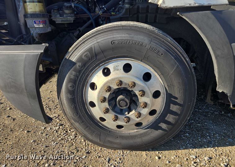 image for item YA1298 2019 Freightliner Cascadia  semi truck