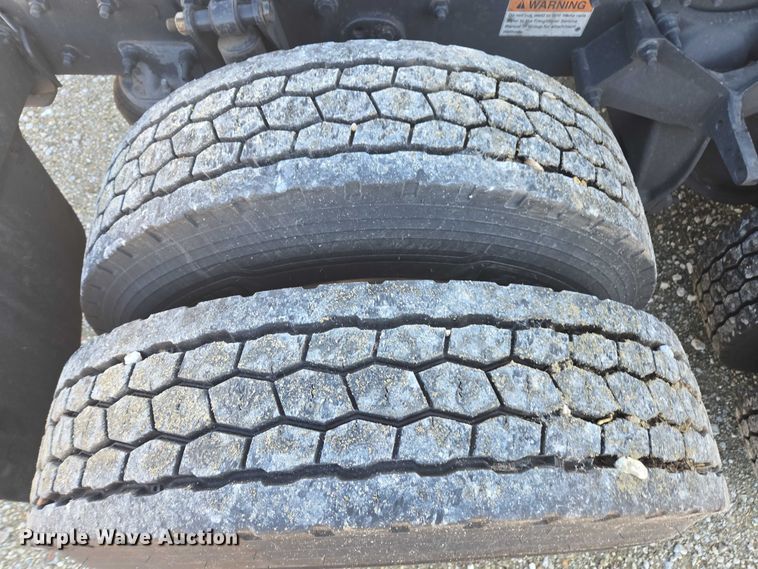 image for item YA1298 2019 Freightliner Cascadia  semi truck