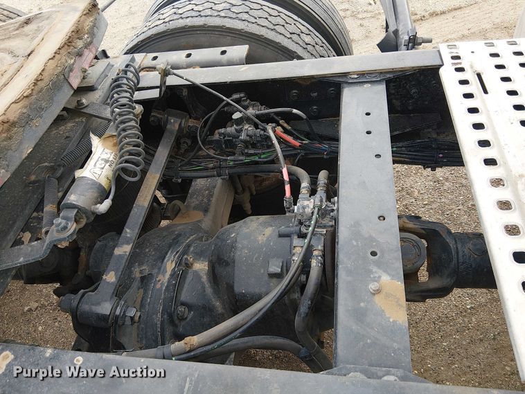 image for item YA1374 2018 Volvo VN semi truck