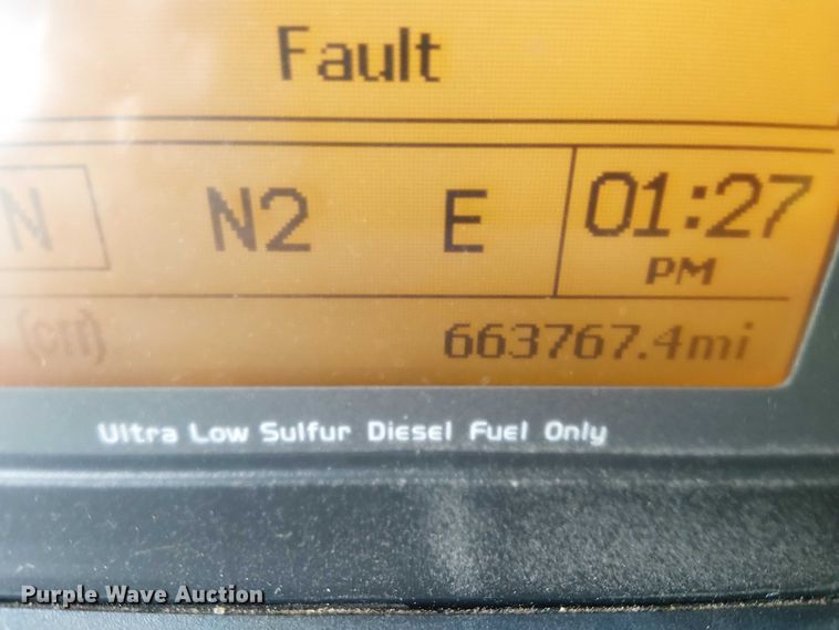 image for item YA1374 2018 Volvo VN semi truck