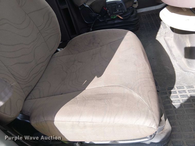 image for item YA1374 2018 Volvo VN semi truck