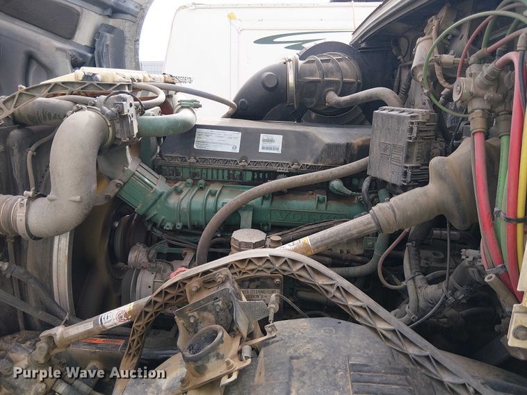 image for item YA1374 2018 Volvo VN semi truck