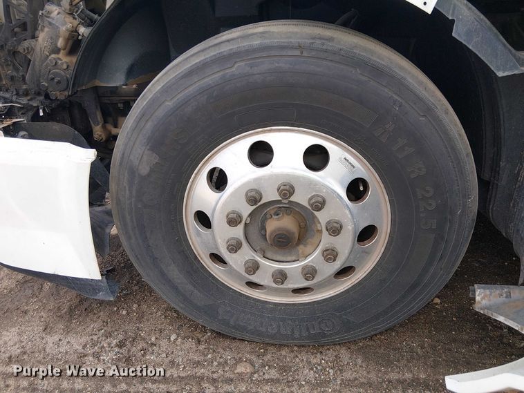 image for item YA1374 2018 Volvo VN semi truck