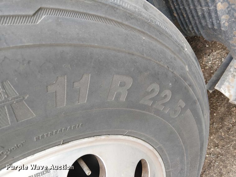 image for item YA1374 2018 Volvo VN semi truck