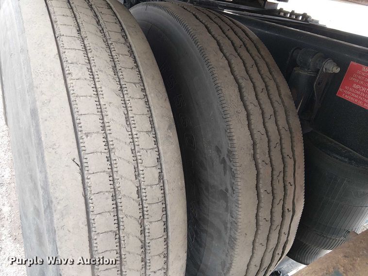 image for item YA1374 2018 Volvo VN semi truck