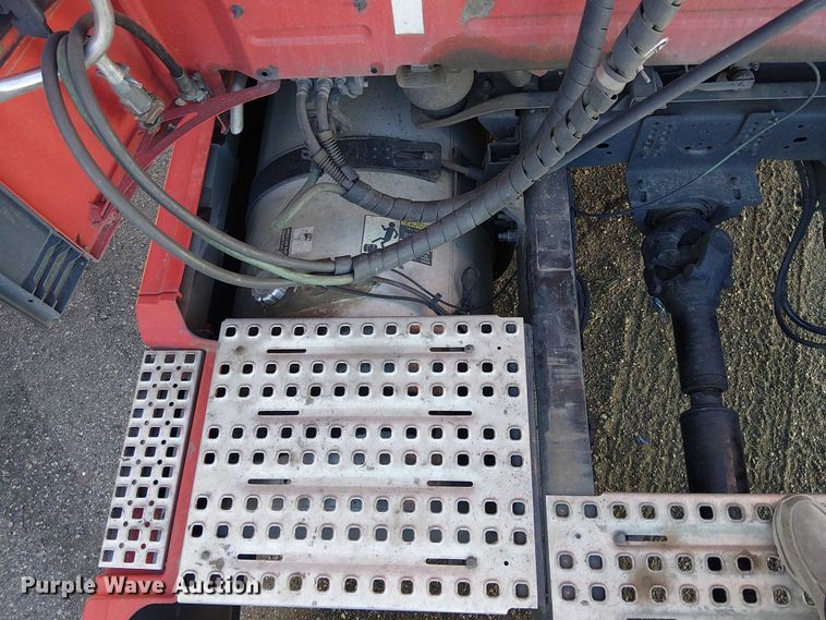 image for item YA1375 2018 Volvo VNL semi truck