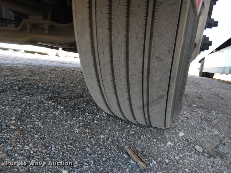 image for item YA1375 2018 Volvo VNL semi truck