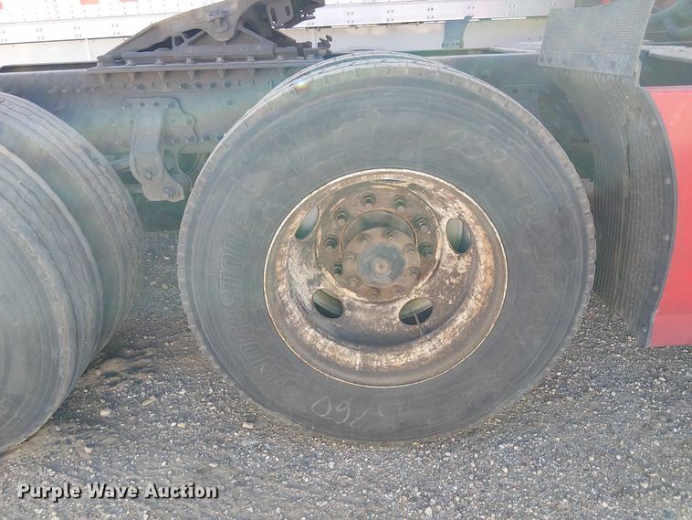 image for item YA1375 2018 Volvo VNL semi truck