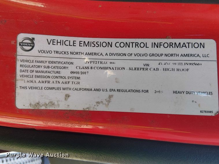 image for item YA1375 2018 Volvo VNL semi truck