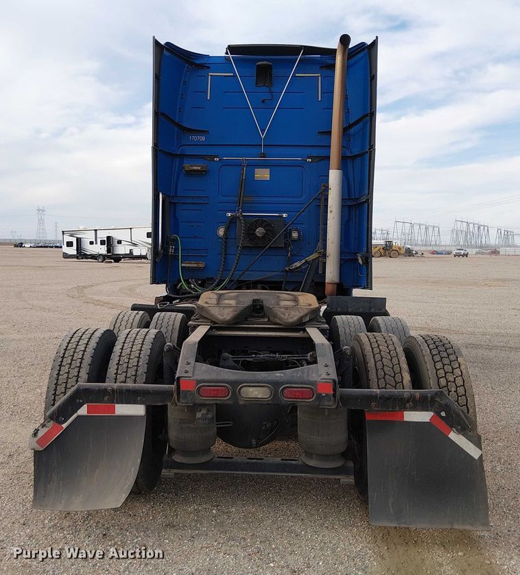 image for item YA1383 2017 Volvo VNL semi truck