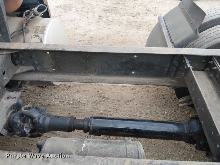 image for item YA1383 2017 Volvo VNL semi truck