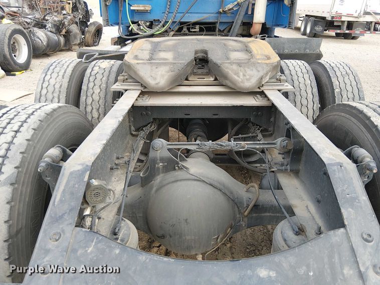 image for item YA1383 2017 Volvo VNL semi truck