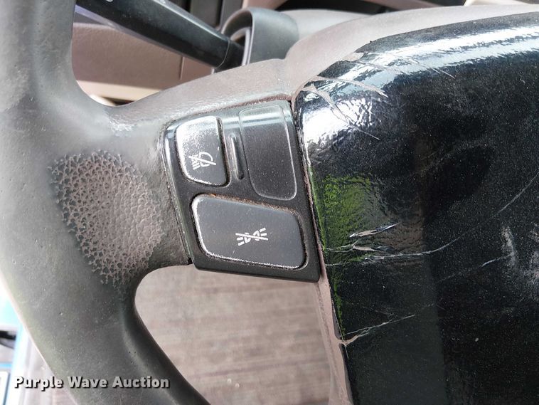 image for item YA1383 2017 Volvo VNL semi truck