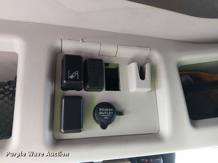 image for item YA1383 2017 Volvo VNL semi truck