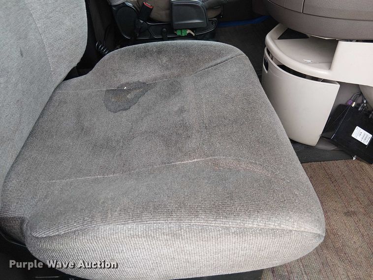 image for item YA1383 2017 Volvo VNL semi truck