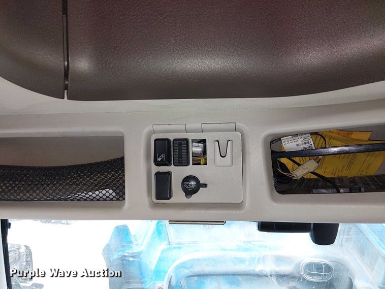 image for item YA1383 2017 Volvo VNL semi truck