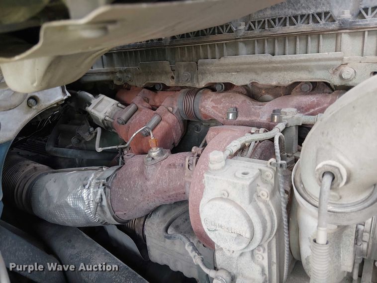 image for item YA1383 2017 Volvo VNL semi truck