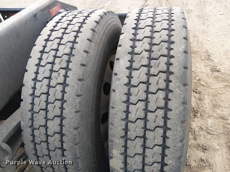 image for item YA1383 2017 Volvo VNL semi truck