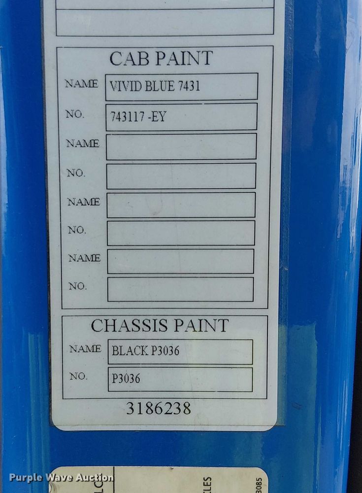 image for item YA1383 2017 Volvo VNL semi truck