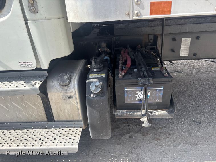 image for item YA1384 2019 Freightliner Business Class M2 box truck