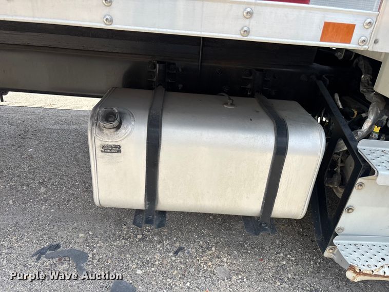 image for item YA1384 2019 Freightliner Business Class M2 box truck