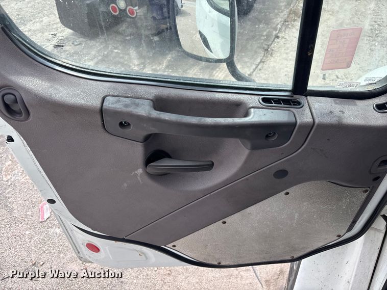 image for item YA1384 2019 Freightliner Business Class M2 box truck