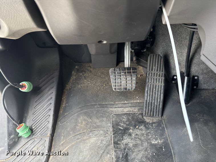 image for item YA1384 2019 Freightliner Business Class M2 box truck