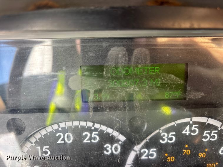 image for item YA1384 2019 Freightliner Business Class M2 box truck