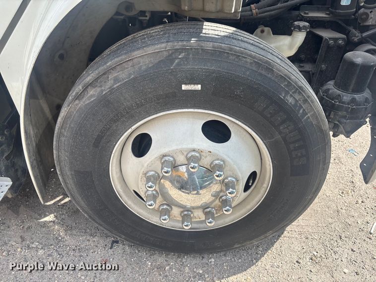 image for item YA1384 2019 Freightliner Business Class M2 box truck