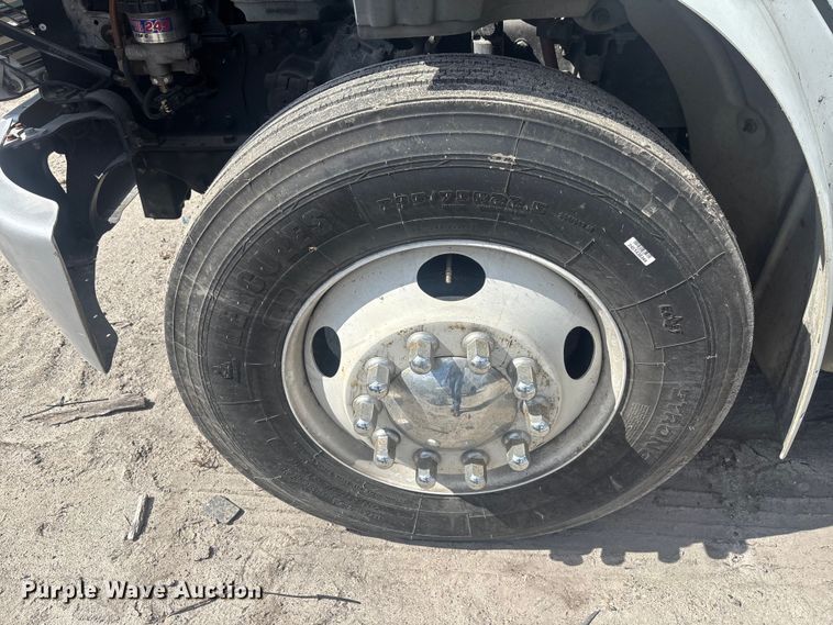 image for item YA1384 2019 Freightliner Business Class M2 box truck